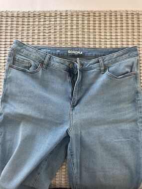 SONOMA Women's Light Blue Straight Crop Jeans